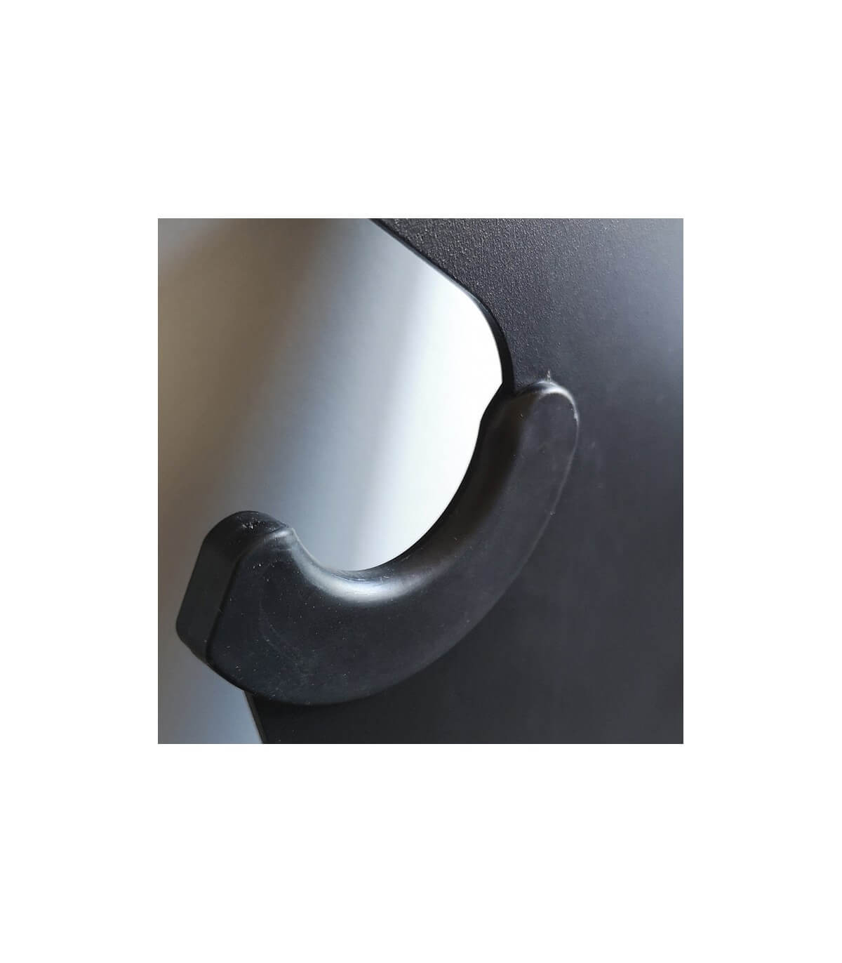 Wall-mounted bar rack